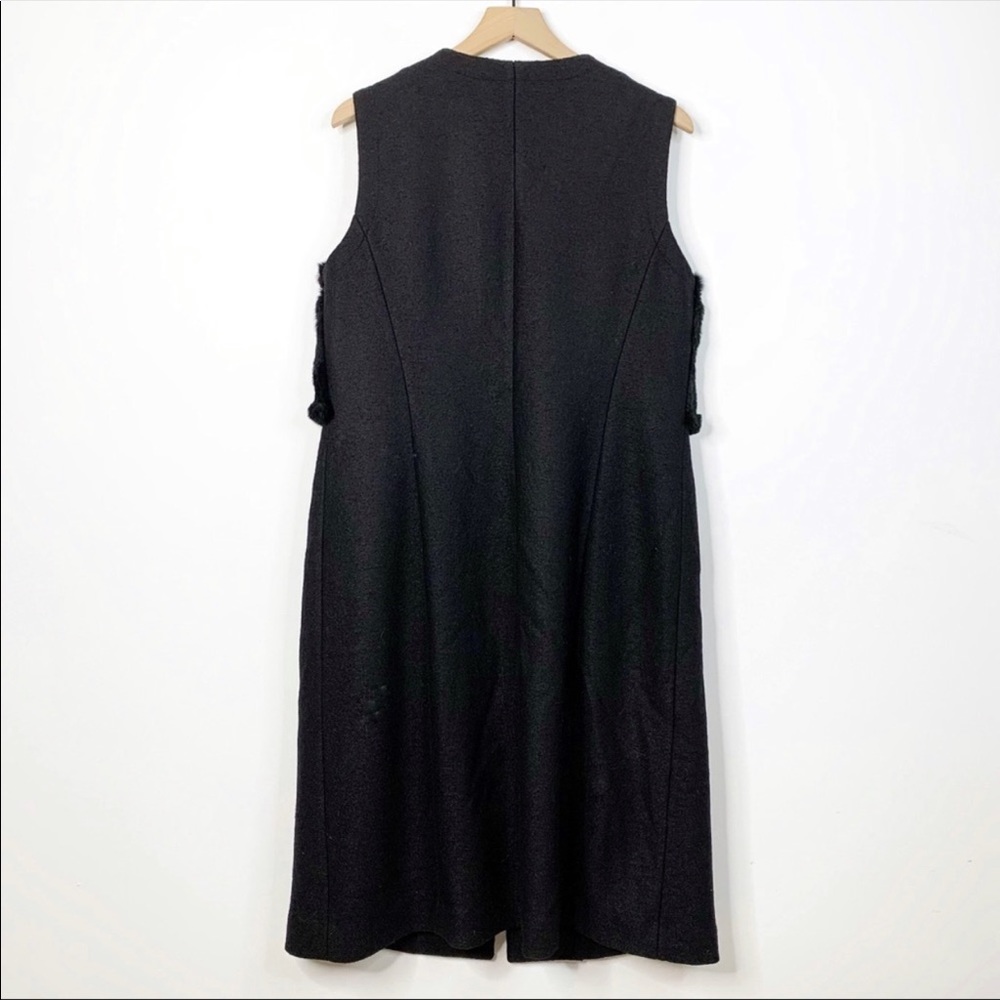 Women's Black Sleeveless Coat - Picture 6 of 8
